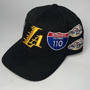 NWOT Mitchell & Ness Los Angeles Lakers Cali Adjustable Embroidered SnapBack Hat